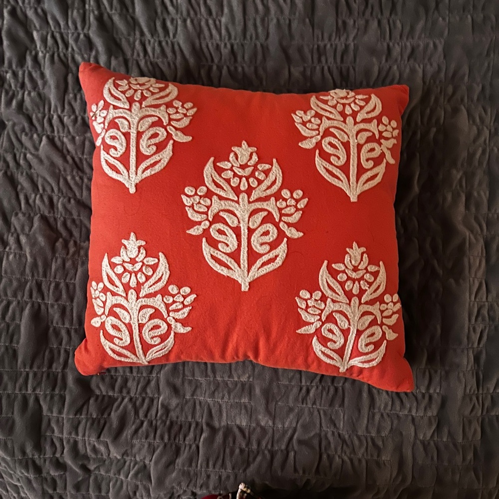 Pottery Barn Kyra Medallion Throw Pillow